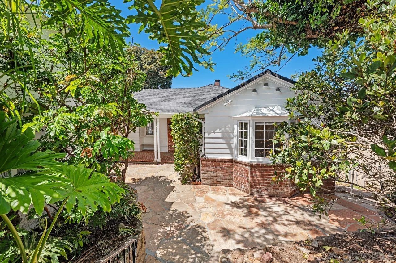 2417 Arista Ct