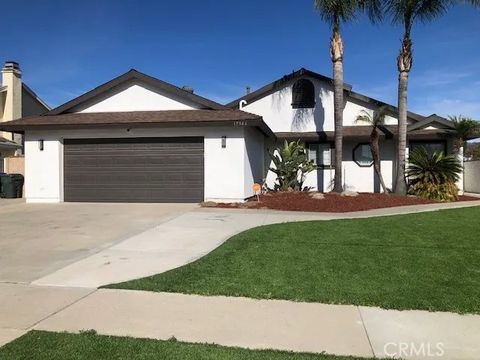 Photo of 17946 Fairfax St, Fontana, CA 92336 (MLS # IG25279737)