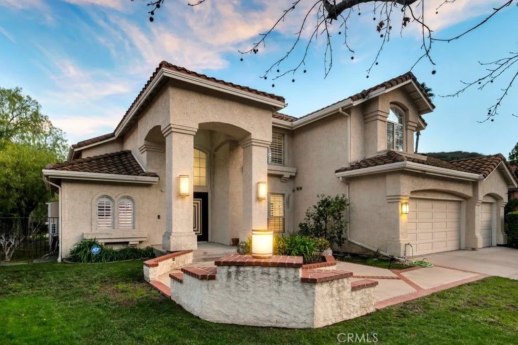 Photo of 2510 Kirsten Lee Dr, Westlake Village, CA 91361 (MLS # SR26016267)