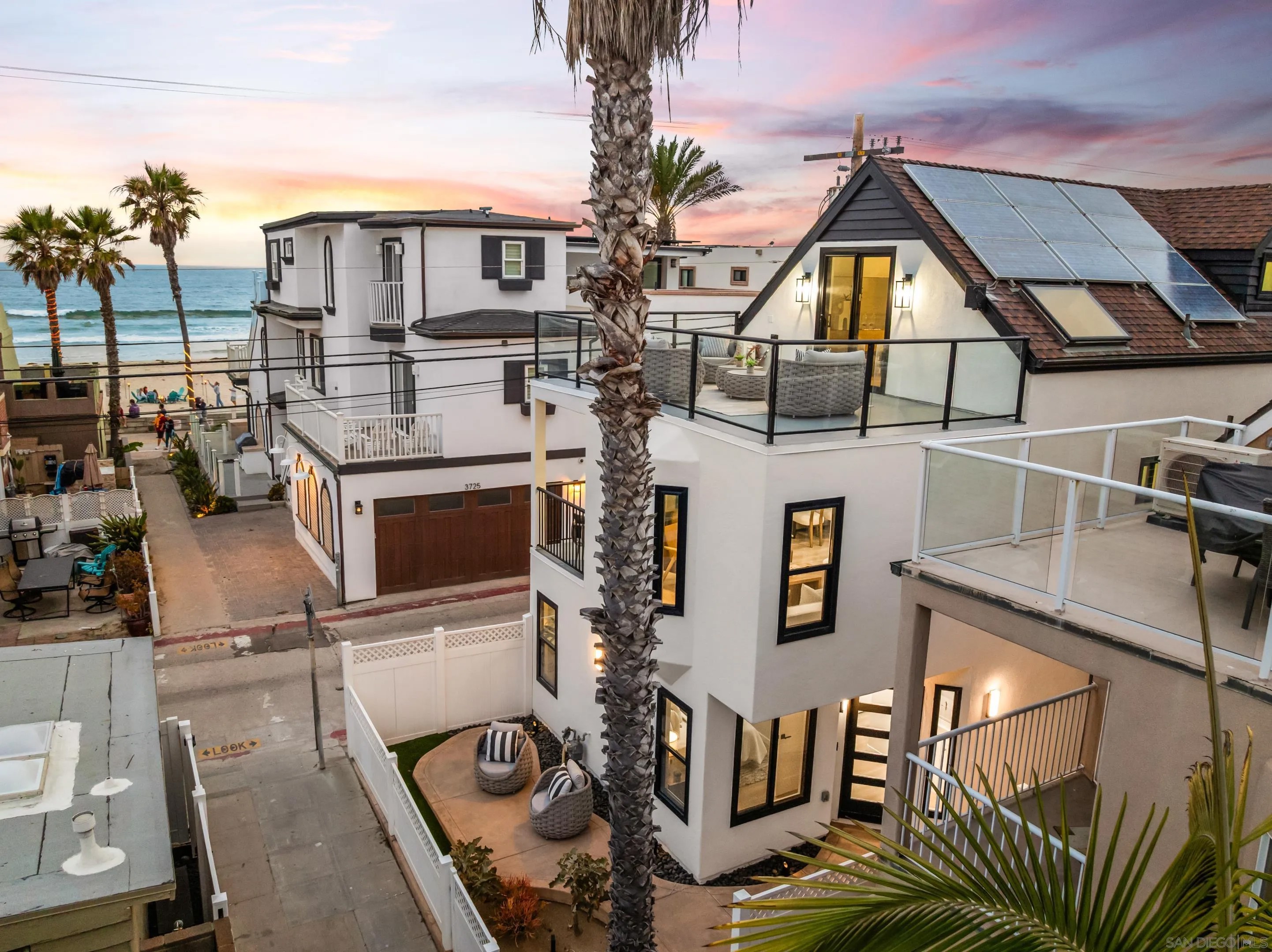 3721 Strandway