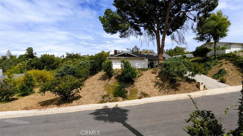 3800 Sapphire Drive