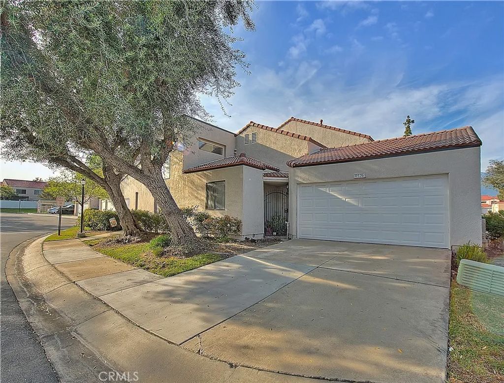 Photo of 8576 Salina St, Rancho Cucamonga, CA 91730 (MLS # SW26069066)