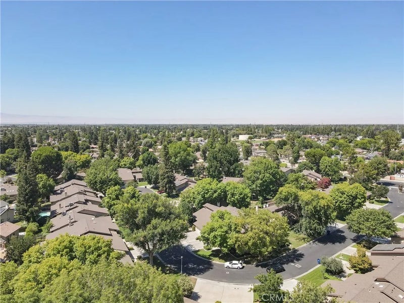 2200 El Portal Drive 9