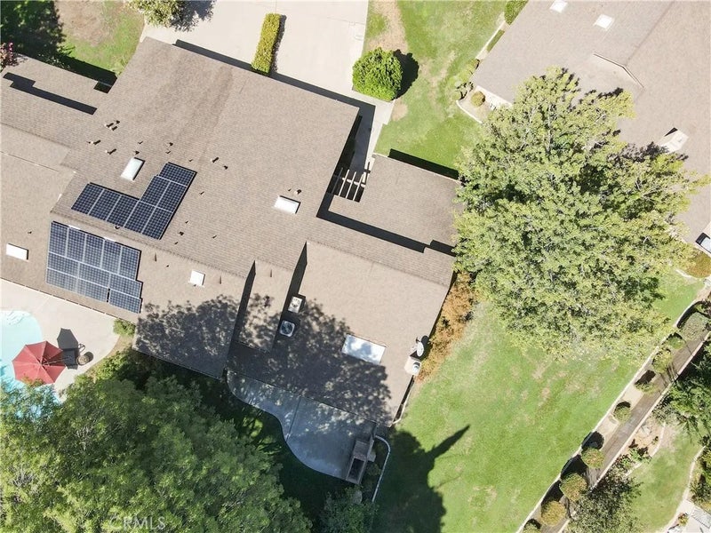 2200 El Portal Drive 9