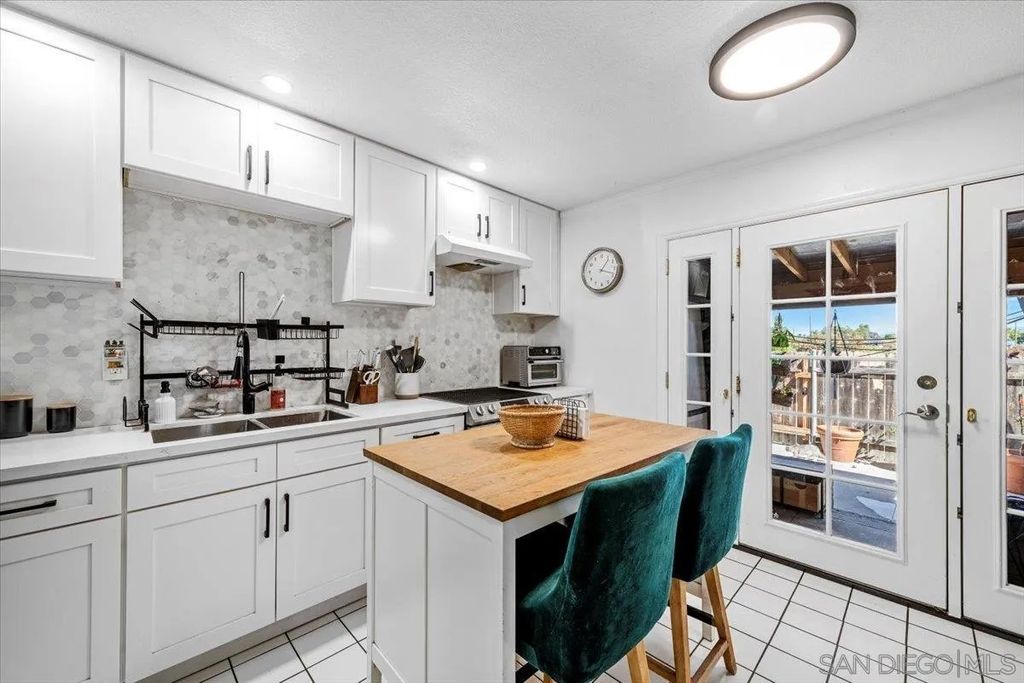 Photo of 2127 Berry St, Lemon Grove, CA 91945 (MLS # 250042131)