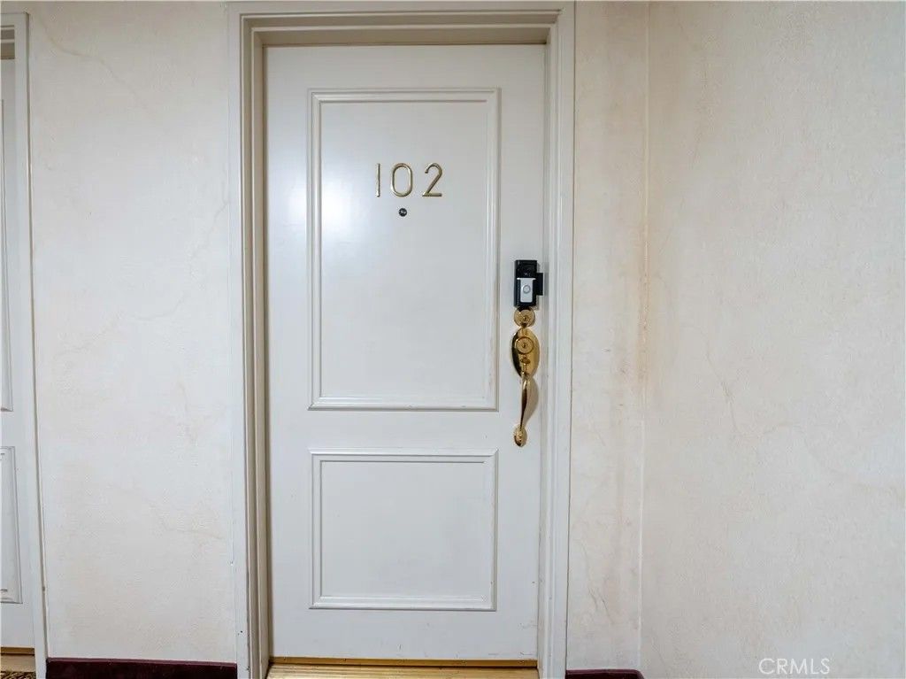 Photo of 5050 Coldwater Canyon #102, Sherman Oaks, CA 91423 (MLS # SR26025138)