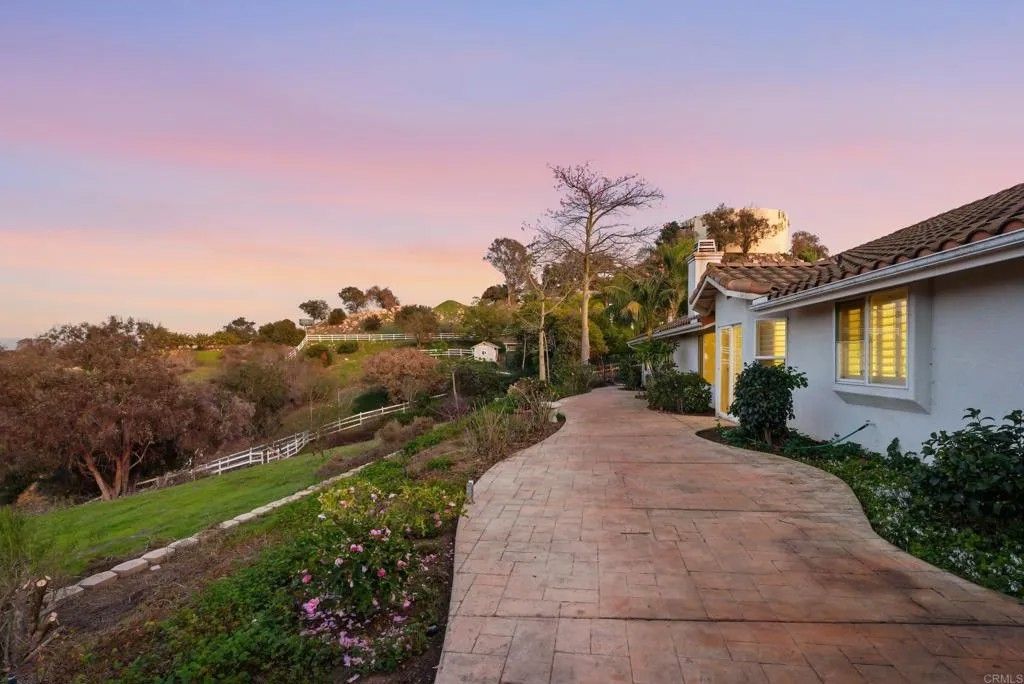 Photo of 2449 Trails End, Fallbrook, CA 92028 (MLS # NDP2511359)