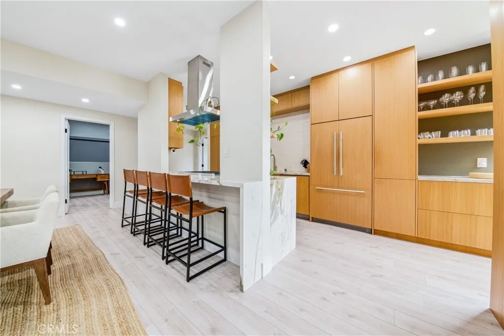 832 Palm Avenue 201
