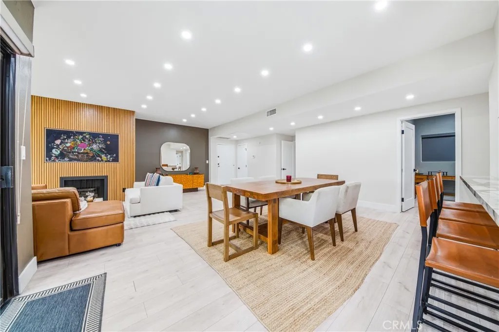 832 Palm Avenue 201