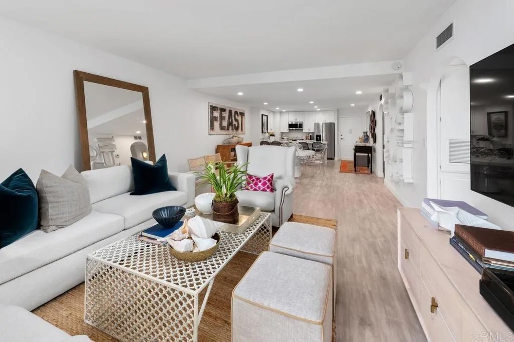 2500 Torrey Pines Rd 201