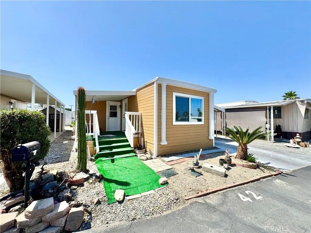 Photo of 999 Santa Fe Ave #42, San Jacinto, CA 92583 (MLS # IG26106846)