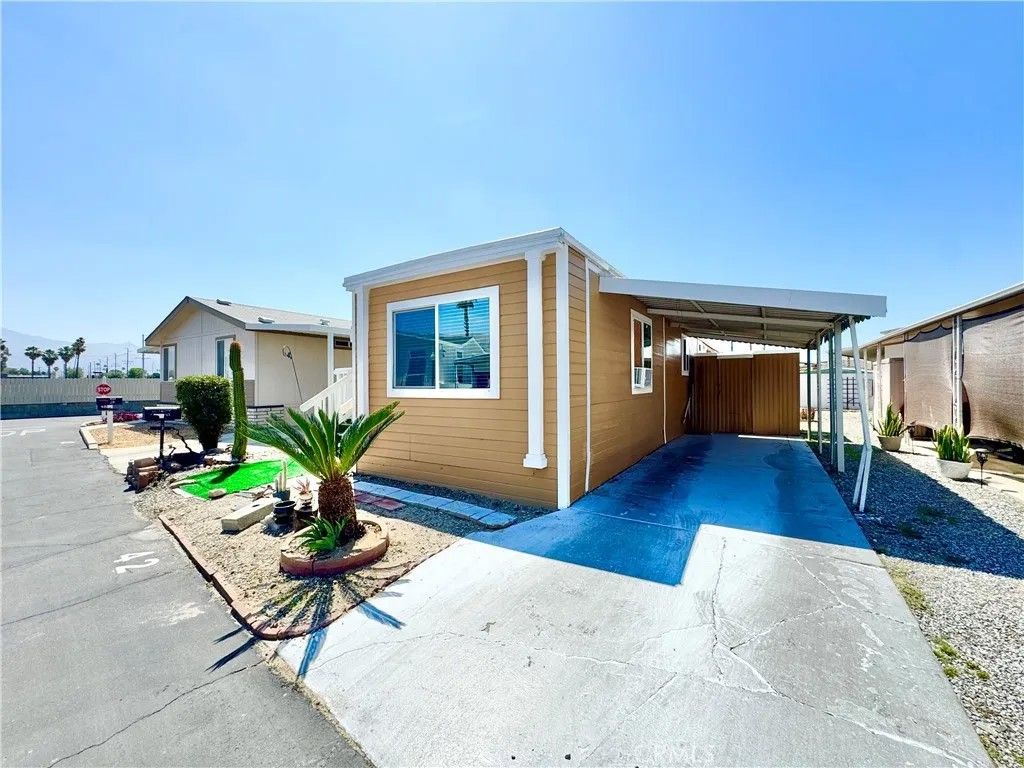 Photo of 999 Santa Fe Ave #42, San Jacinto, CA 92583 (MLS # IG26106846)