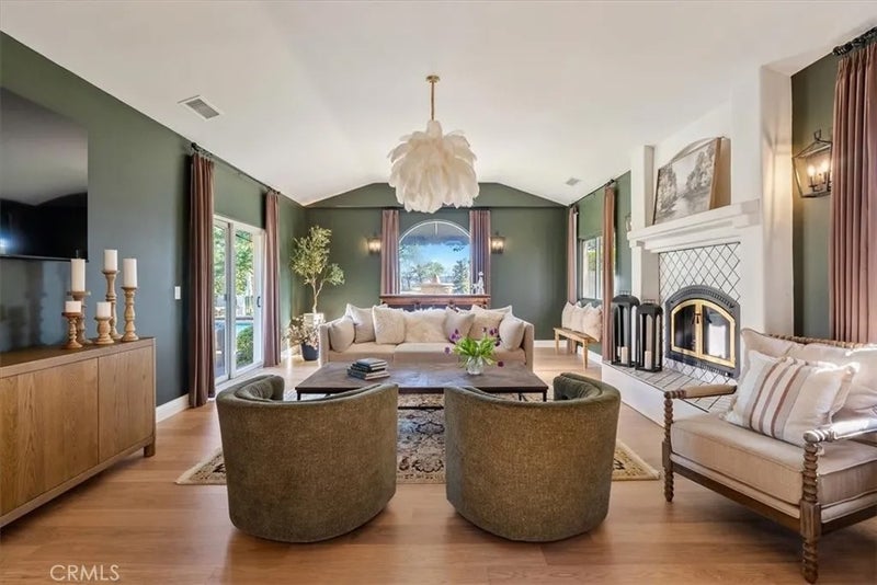 6275 Twin Canyon