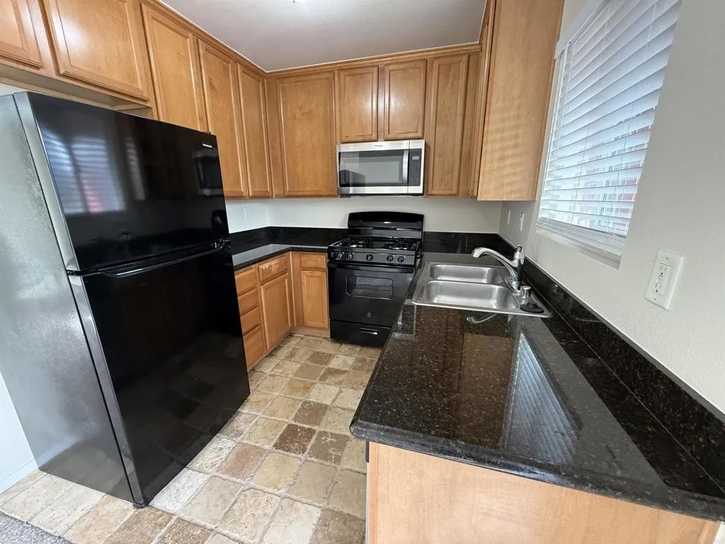 525 Calle Montecito 122