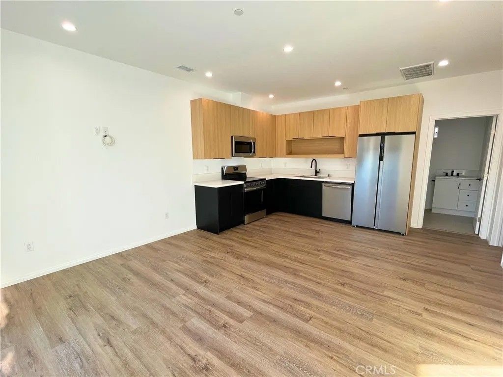 Photo of 23924 Hamlin Street, West Hills, CA 91307 (MLS # SR25272046)