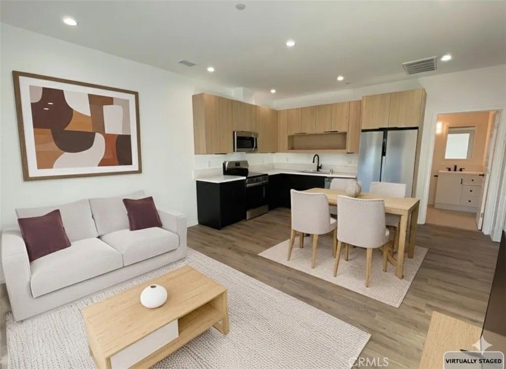 Photo of 23924 Hamlin Street, West Hills, CA 91307 (MLS # SR25272046)