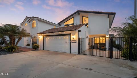 Photo of 3960 W Hemlock Street, Oxnard, CA 93035 (MLS # V1-34744)