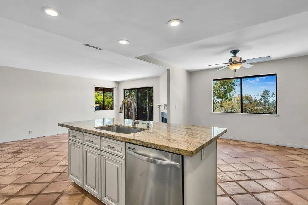 3036 Avenida Christina