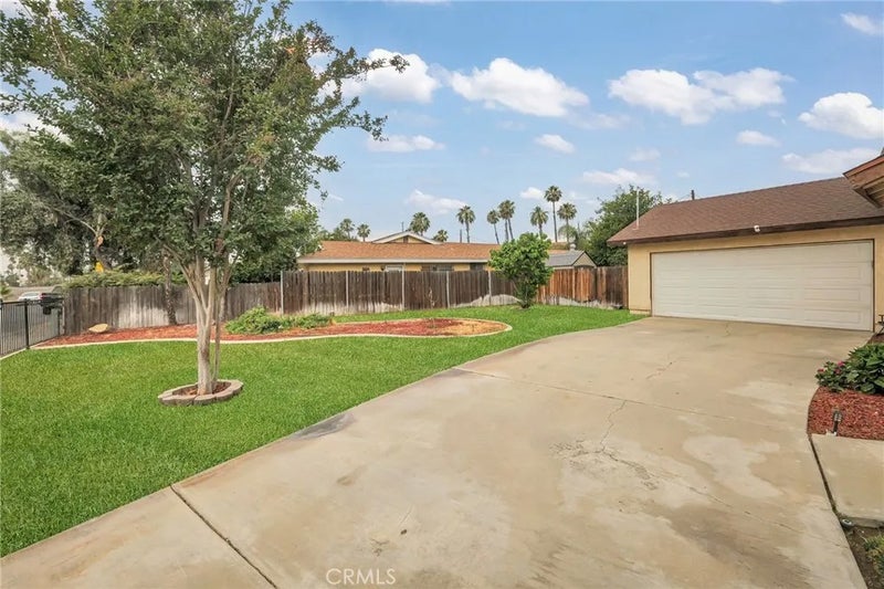 7863 Railroad Avenue
