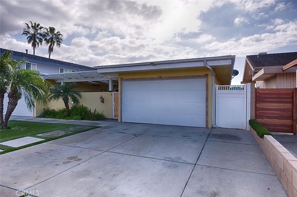 Photo of 3932 Finisterre Dr, Huntington Beach, CA 92649 (MLS # PW26028696)