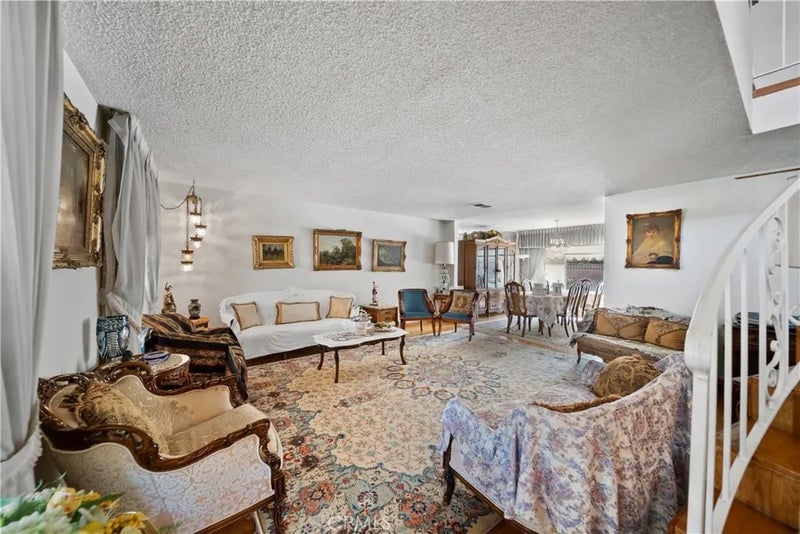 6304 Mirrior Lake Dr