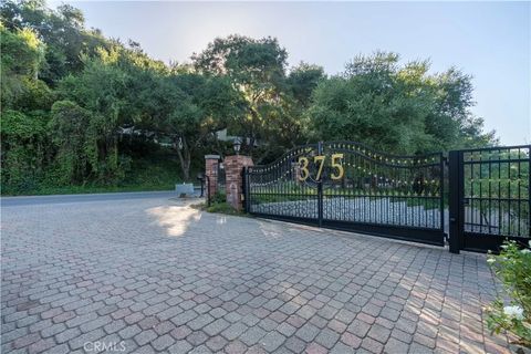 Tiny photo for 375 Berkshire Avenue, La Canada Flintridge, CA 91011 (MLS # GD25191184)