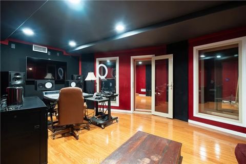 Tiny photo for 375 Berkshire Avenue, La Canada Flintridge, CA 91011 (MLS # GD25191184)