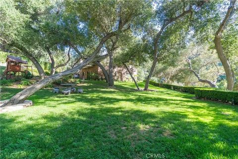 Tiny photo for 375 Berkshire Avenue, La Canada Flintridge, CA 91011 (MLS # GD25191184)