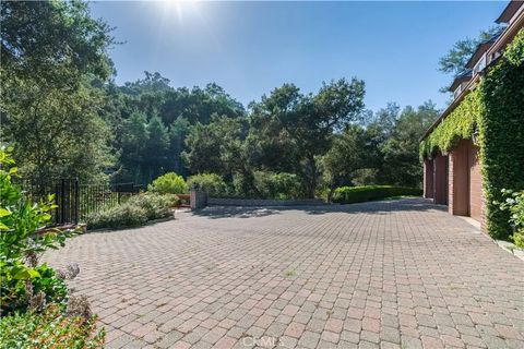 Tiny photo for 375 Berkshire Avenue, La Canada Flintridge, CA 91011 (MLS # GD25191184)