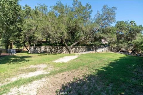 Tiny photo for 375 Berkshire Avenue, La Canada Flintridge, CA 91011 (MLS # GD25191184)