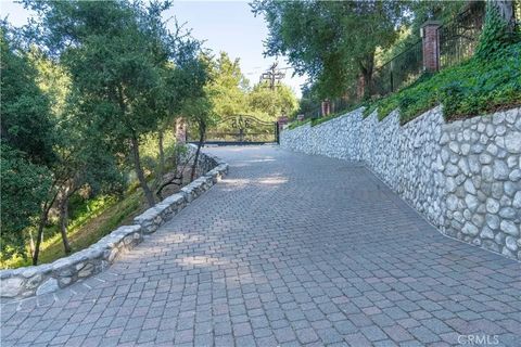 Tiny photo for 375 Berkshire Avenue, La Canada Flintridge, CA 91011 (MLS # GD25191184)