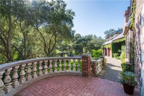 Tiny photo for 375 Berkshire Avenue, La Canada Flintridge, CA 91011 (MLS # GD25191184)