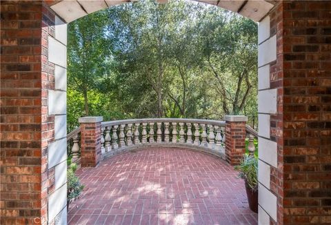 Tiny photo for 375 Berkshire Avenue, La Canada Flintridge, CA 91011 (MLS # GD25191184)