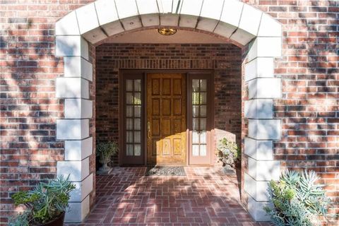Tiny photo for 375 Berkshire Avenue, La Canada Flintridge, CA 91011 (MLS # GD25191184)