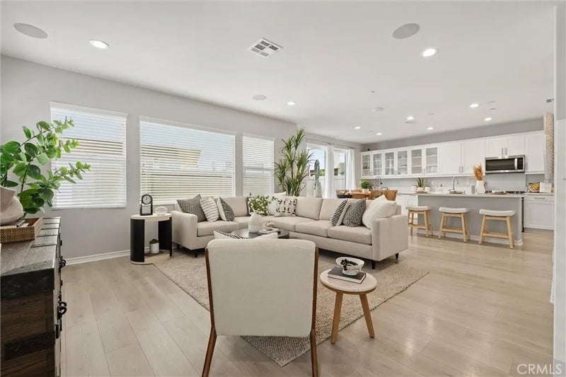 250 W Ridgewood