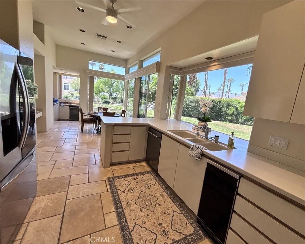 44100 LAKESIDE DR