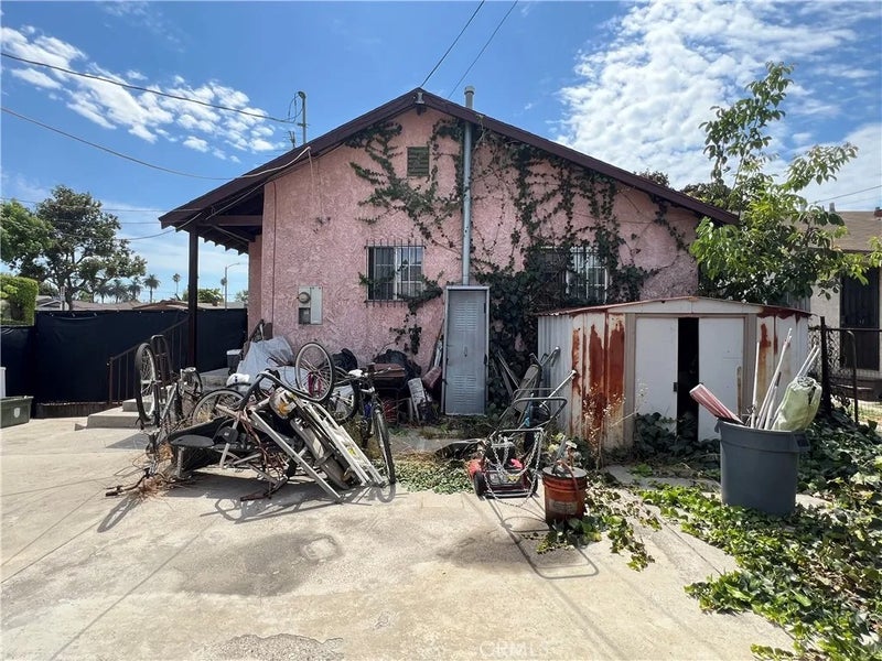 1201 W 71st
