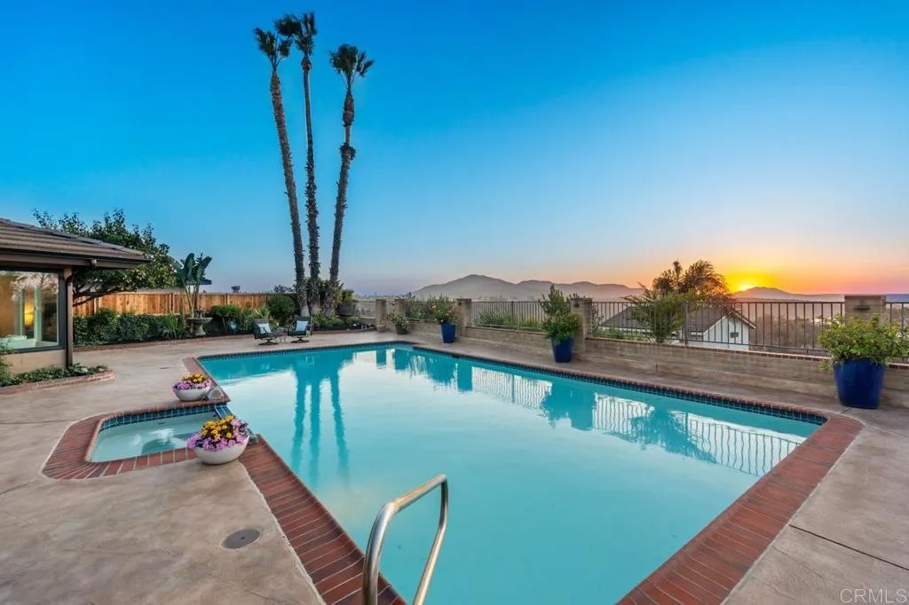 1724 Hacienda Place