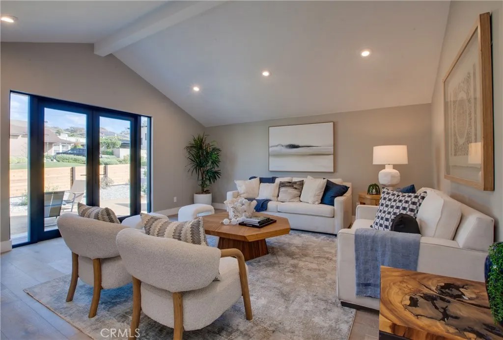 411 Via Mesa Grande