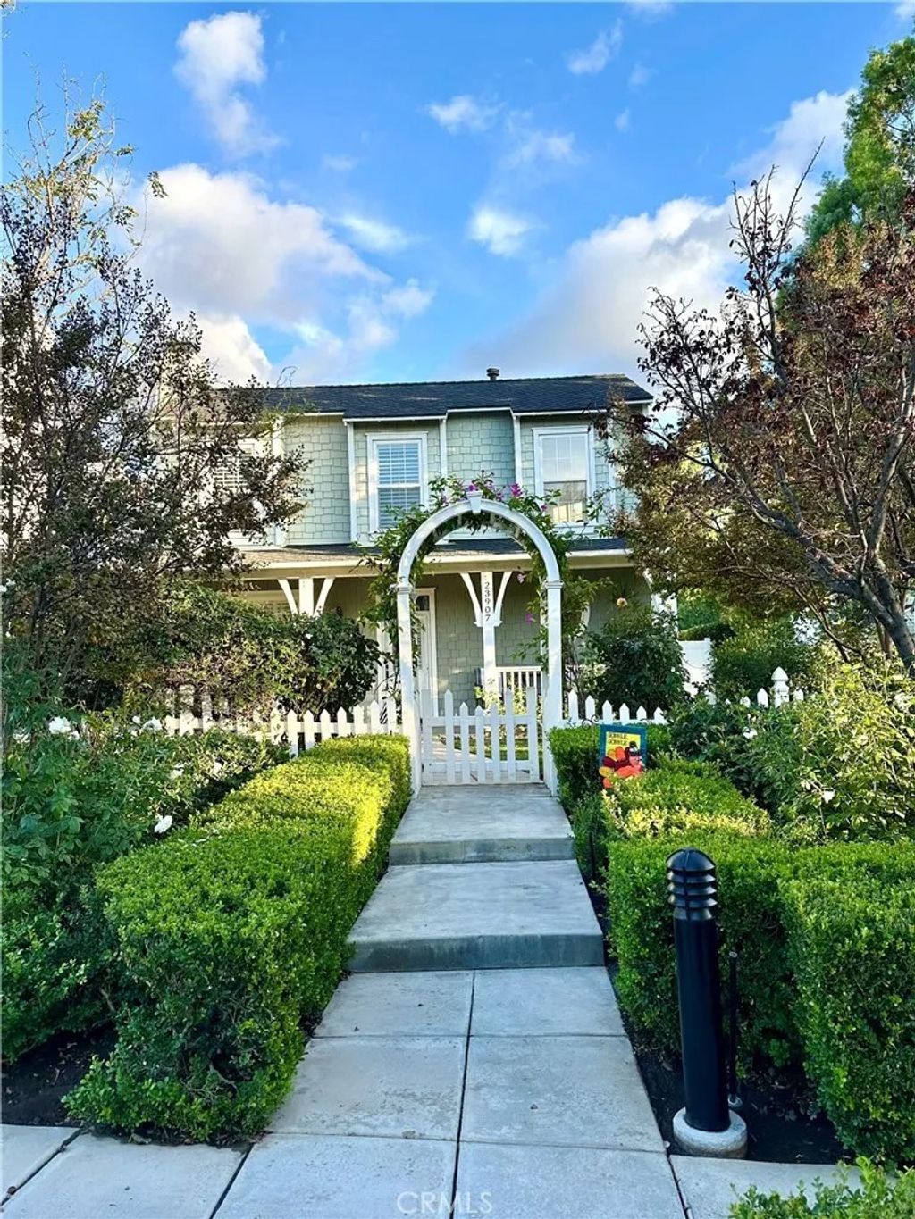 Photo of 23907 Windward Ln, Valencia, CA 91355 (MLS # SR25267138)