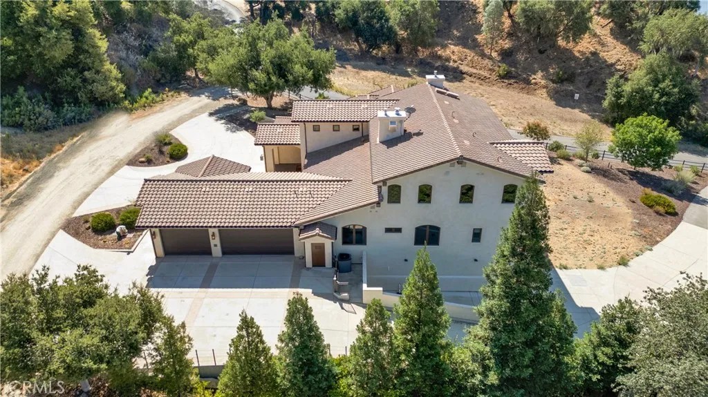 8820 Cantinas Point