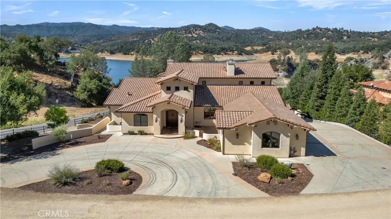 8820 Cantinas Point
