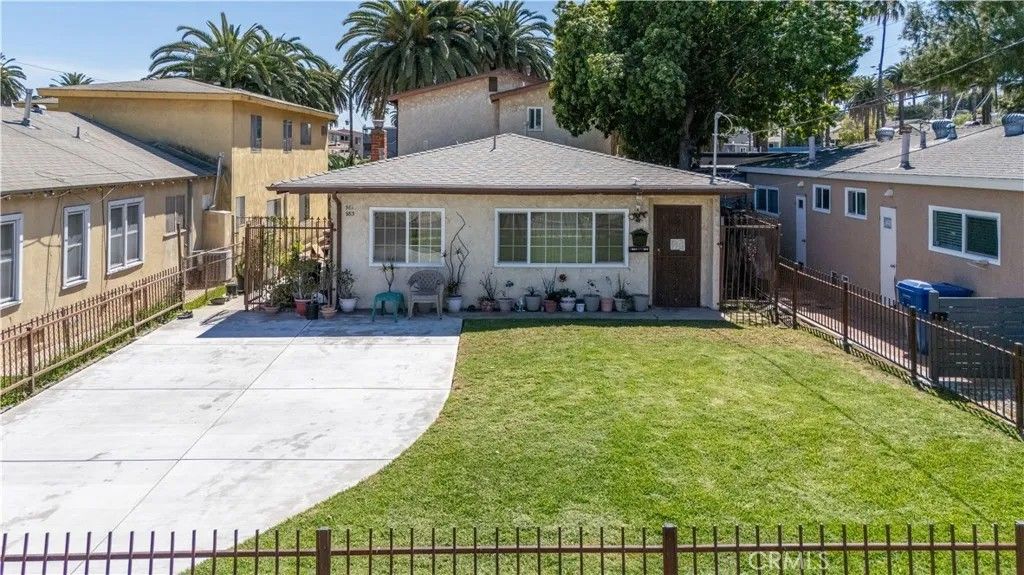 Photo of 981 W Oliver Street, San Pedro, CA 90731 (MLS # RS26061518)