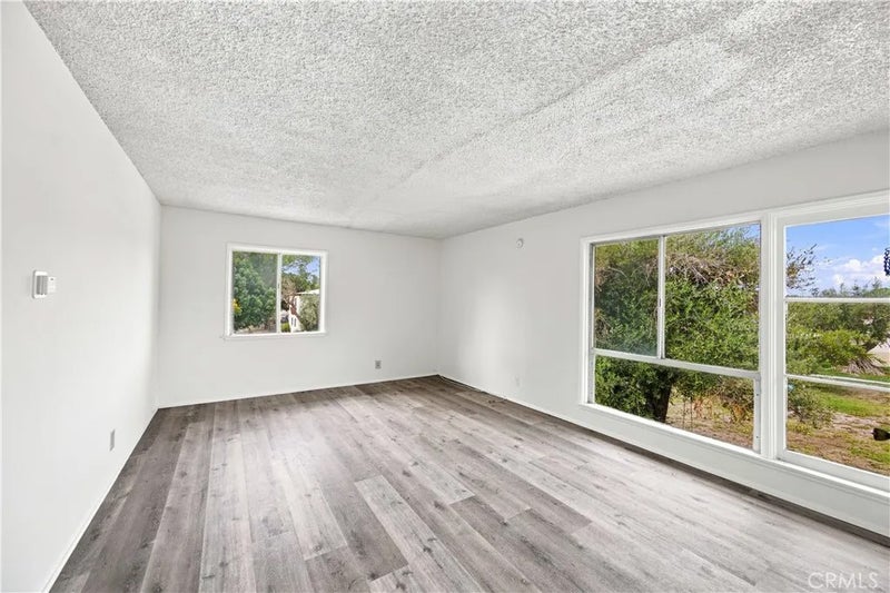 5701 Corbett