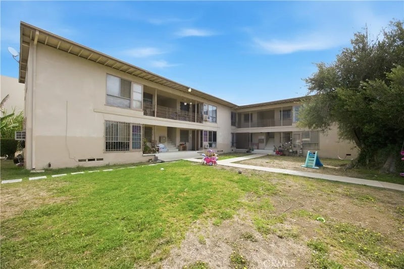 5701 Corbett