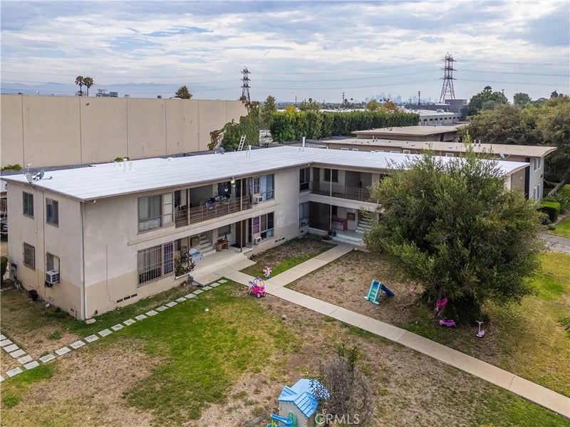 5701 Corbett