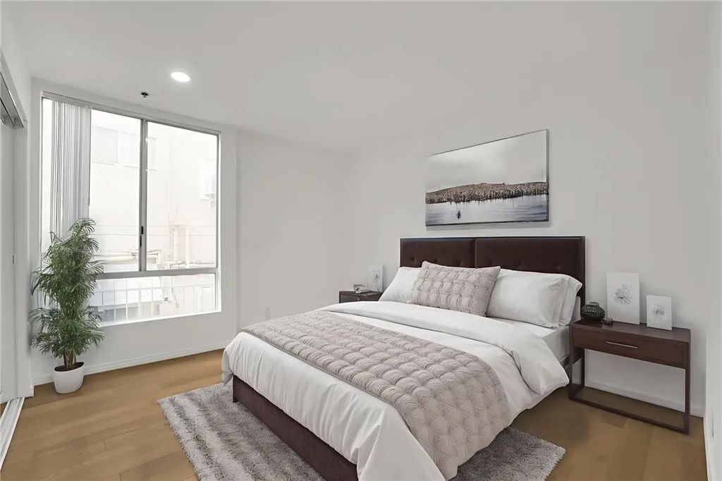 Photo of 856 N Van Ness Avenue #3, Los Angeles, CA 90038 (MLS # CV26007057)