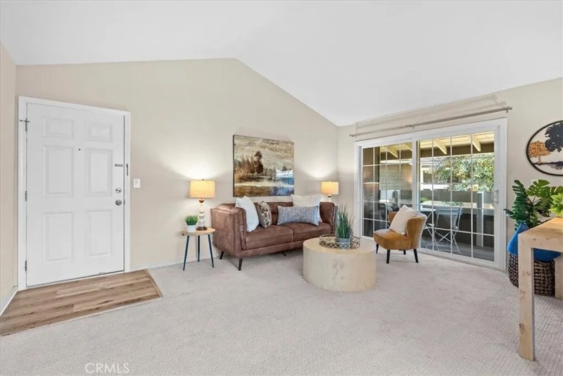 208 Springview