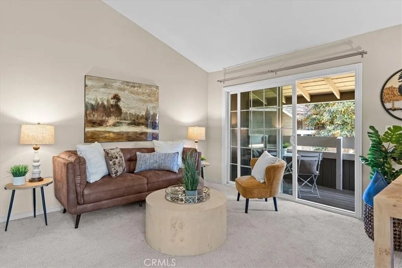 208 Springview