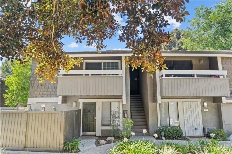 208 Springview